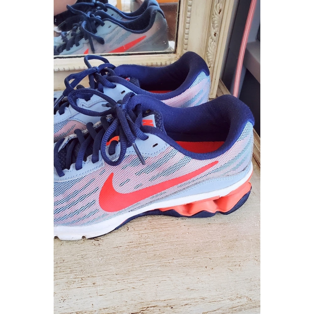 Nike Running Shoes - Picture 2 of 5